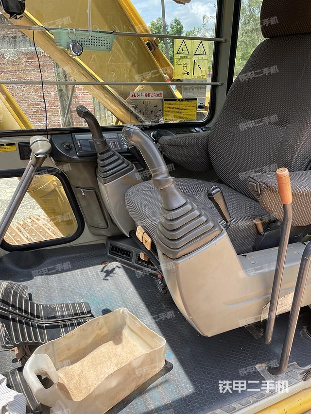 驾驶室整体（整机外观）