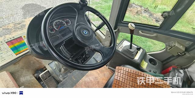 驾驶室操作台（设备外观及核心部件）