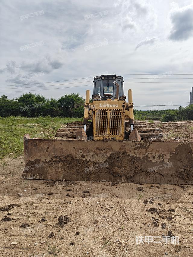 整机左侧（设备外观及核心部件）