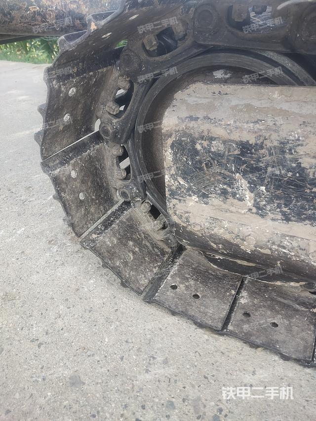 驾驶室顶部（整机外观）