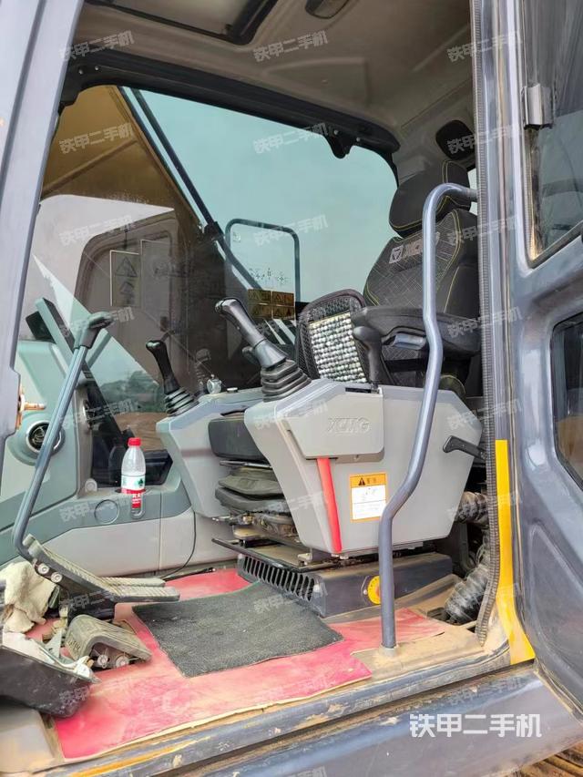 驾驶室整体（整机外观）