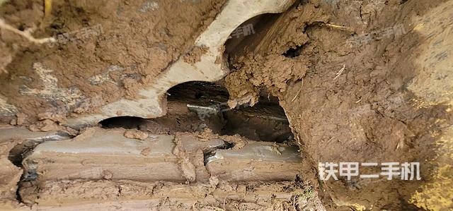 单侧履带整体（整机外观）