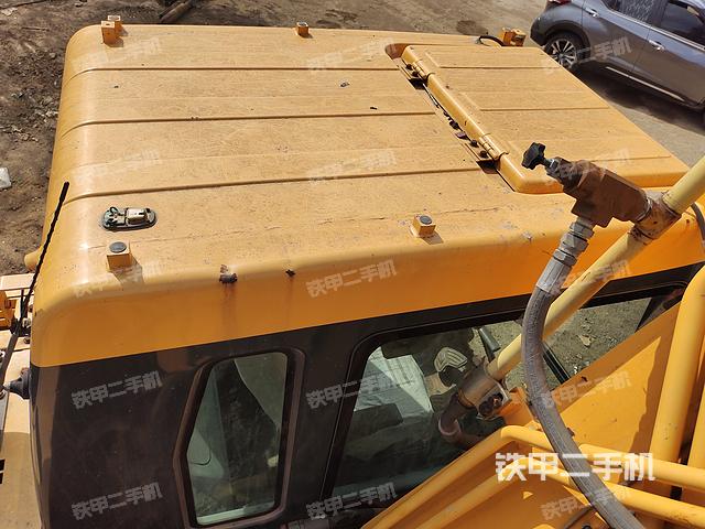 驾驶室顶部（整机外观）