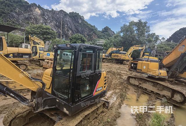 驾驶室顶部（整机外观）