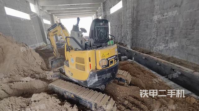 驾驶室顶部（整机外观）