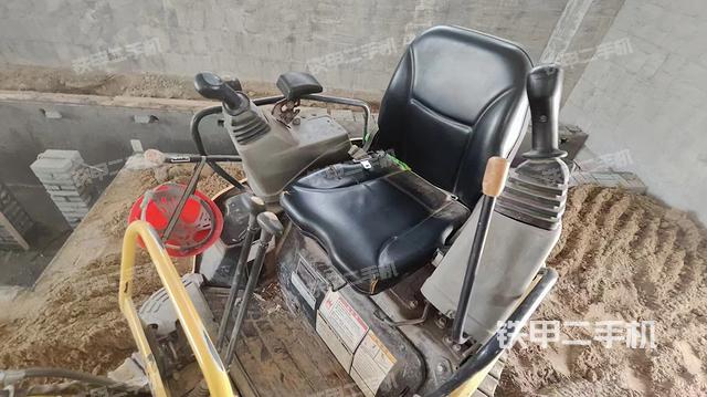 驾驶室整体（整机外观）