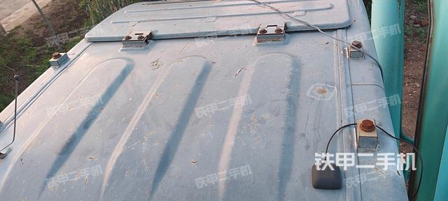 驾驶室顶部（整机外观）