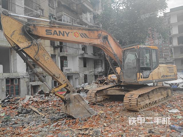 三一重工SY215C-9挖掘机