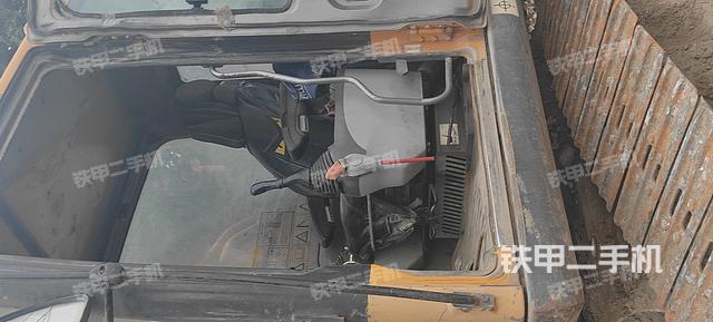 驾驶室整体（整机外观）