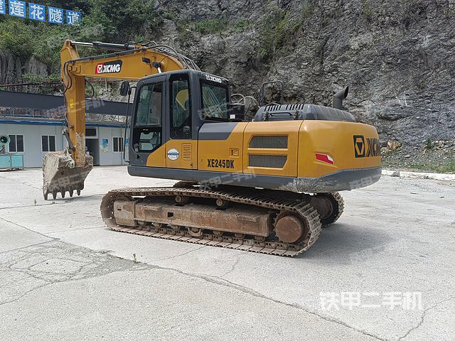 驾驶室整体（整机外观）