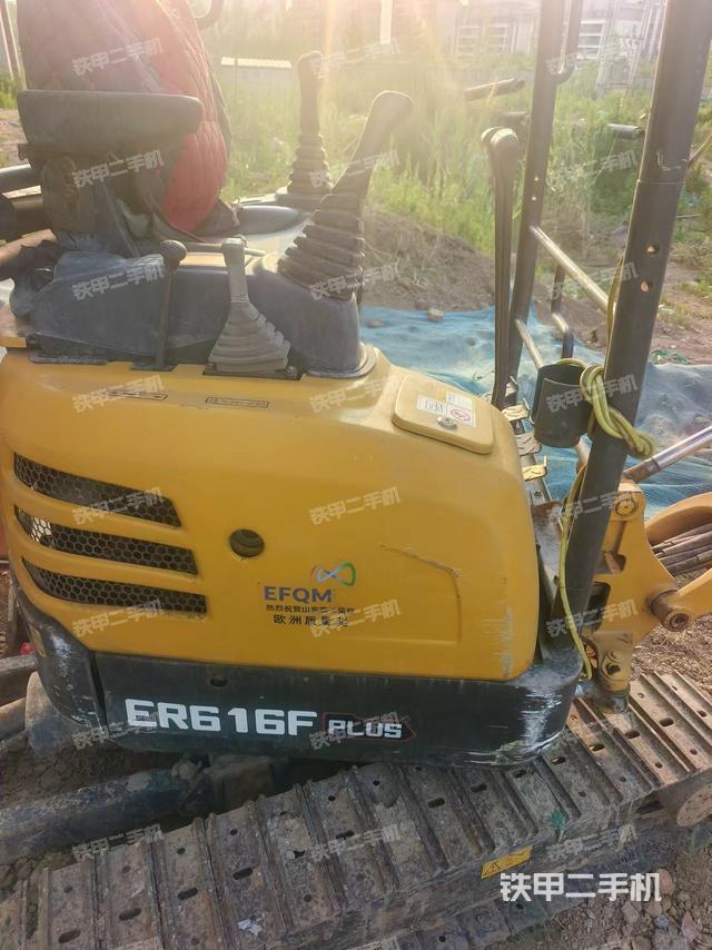 驾驶室整体（整机外观）