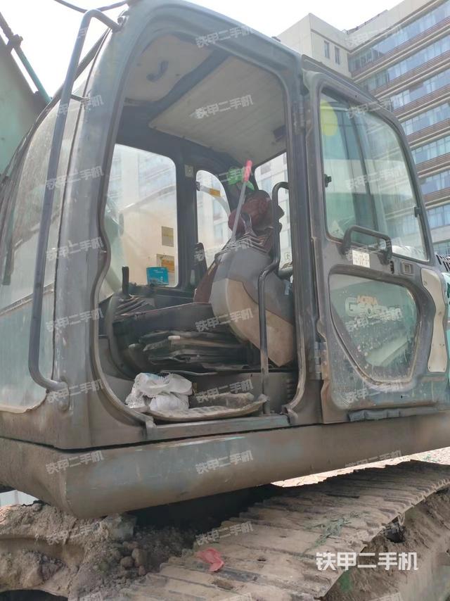 驾驶室整体（整机外观）