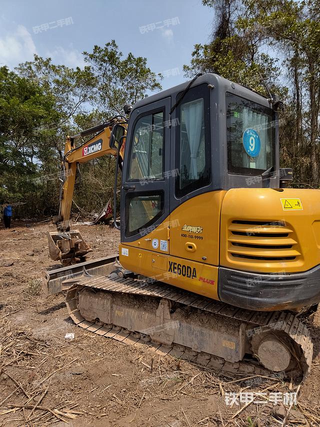 驾驶室整体（整机外观）