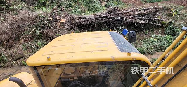 驾驶室顶部（整机外观）