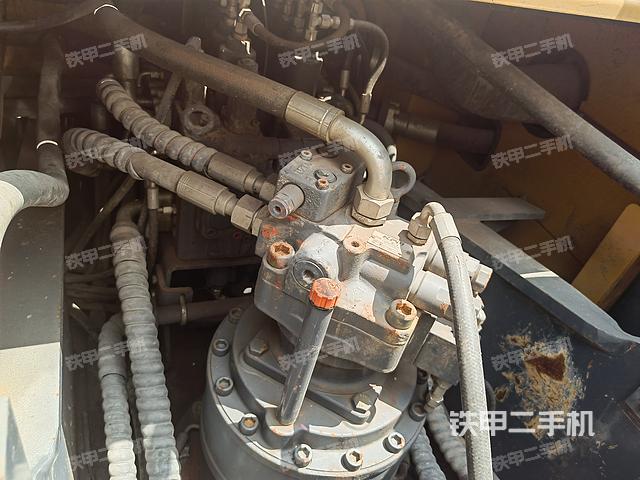 回转马达和主控阀（整机外观）