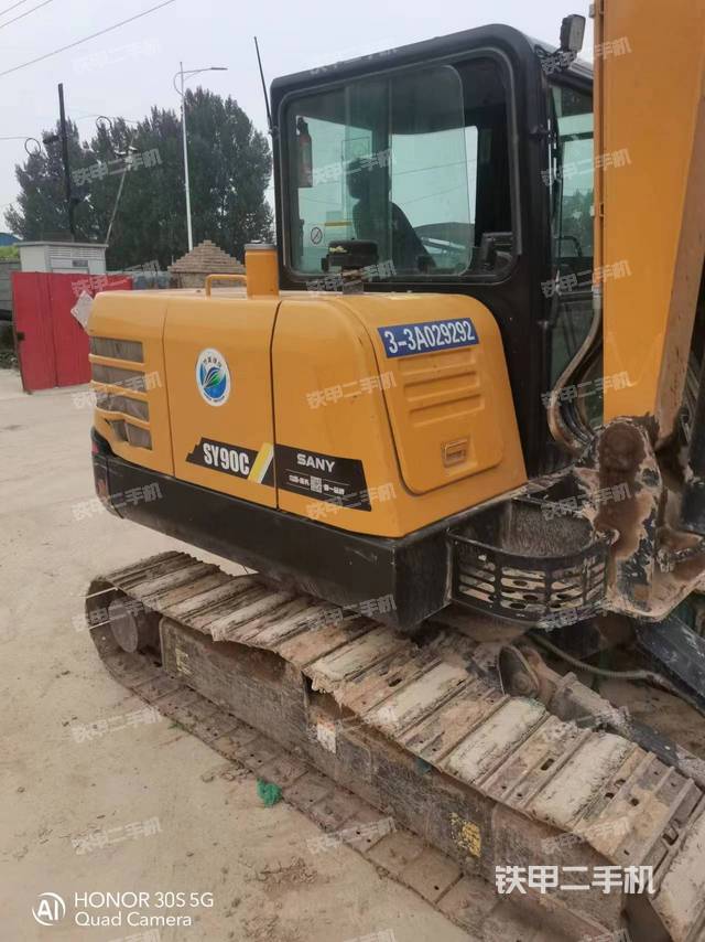 回转马达和主控阀（整机外观）