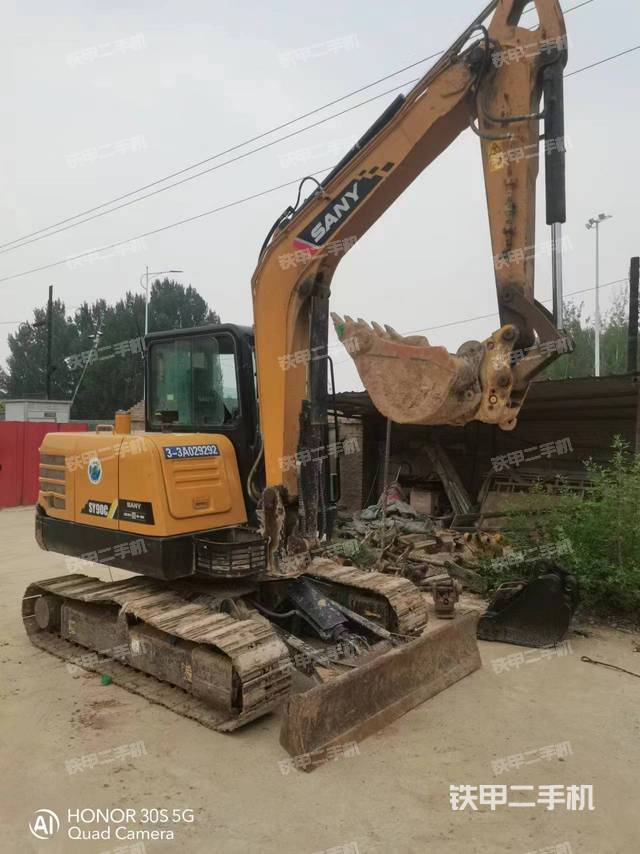 驾驶室顶部（整机外观）