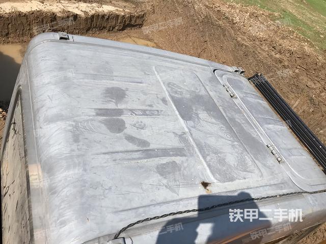 驾驶室顶部（整机外观）