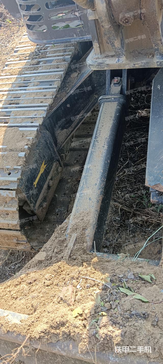 驾驶室顶部（整机外观）