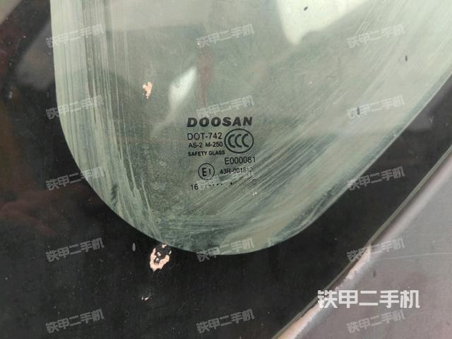 后窗玻璃角標(biāo)(駕駛室部分) 后窗玻璃角標(biāo)(駕駛室部分)