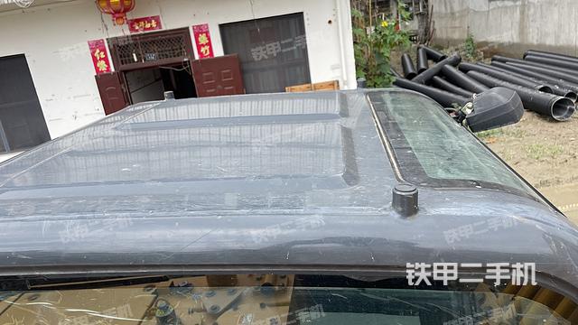 驾驶室顶部（整机外观）