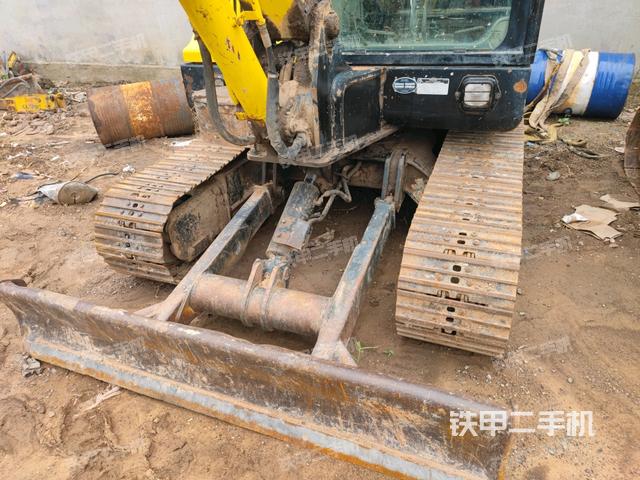 轉(zhuǎn)盤和下車架正前(工作和回轉(zhuǎn)裝置) 轉(zhuǎn)盤和下車架正前(工作和回轉(zhuǎn)裝置)