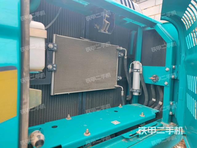 散熱器正面(大件艙室) 散熱器正面(大件艙室)