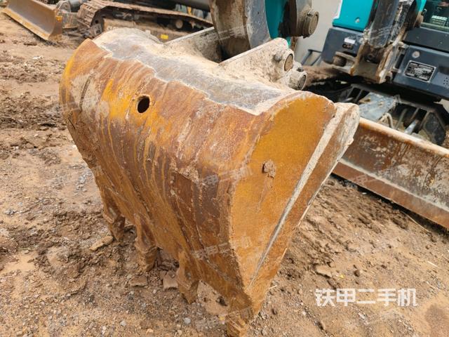 铲斗45度(工作和回转装置) 铲斗45度(工作和回转装置)