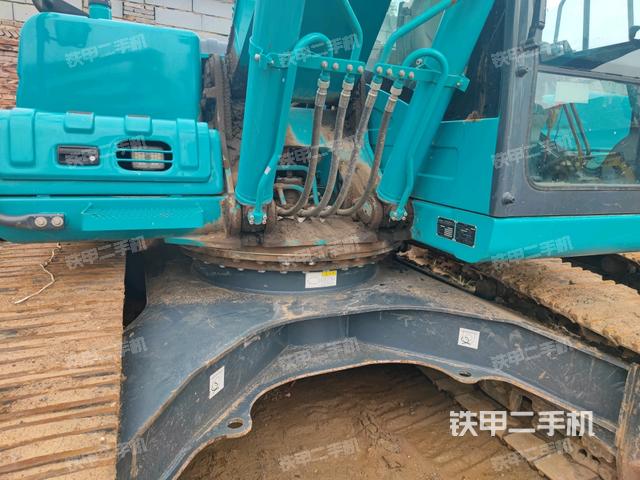 轉(zhuǎn)盤和下車架正前(工作和回轉(zhuǎn)裝置) 轉(zhuǎn)盤和下車架正前(工作和回轉(zhuǎn)裝置)