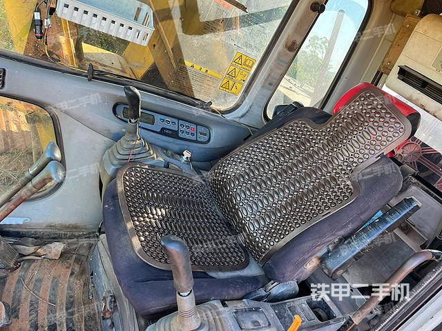 驾驶室整体（整机外观）