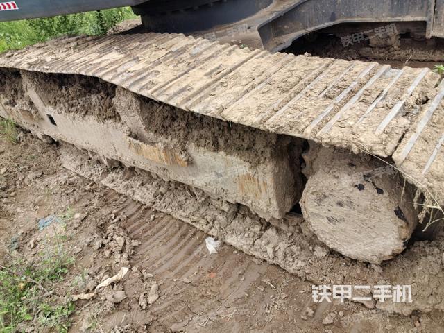 左側(cè)履帶整體?(行走機(jī)構(gòu)) 左側(cè)履帶整體?(行走機(jī)構(gòu))