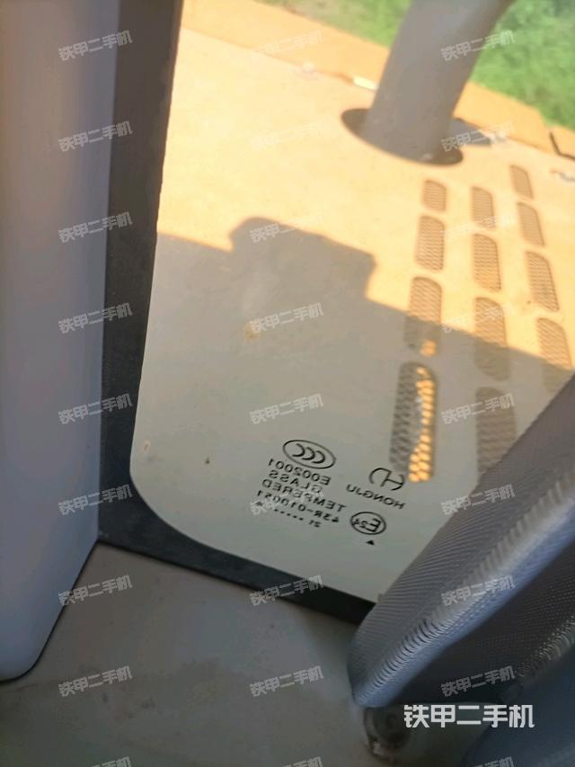 后窗玻璃角標(biāo)（駕駛室部分）