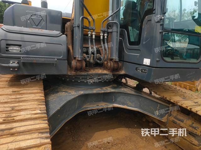 大臂根部 斜视（工作和回转装置）