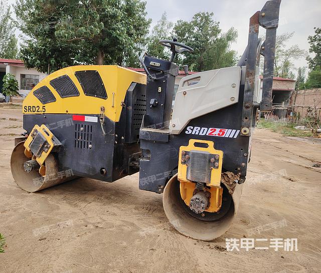 整机左侧（设备外观及核心部件）