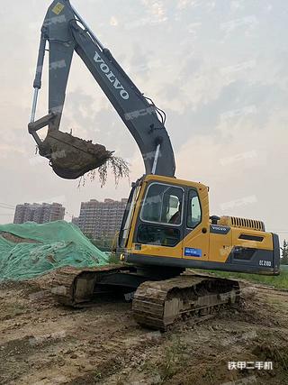 沃爾沃EC210B挖掘機(jī)實(shí)拍圖片