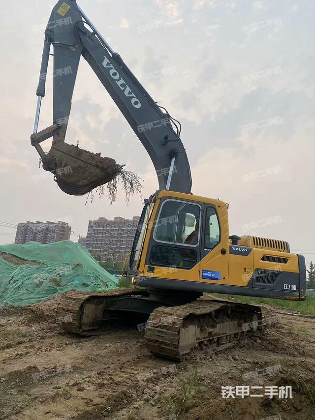 沃爾沃EC210B挖掘機