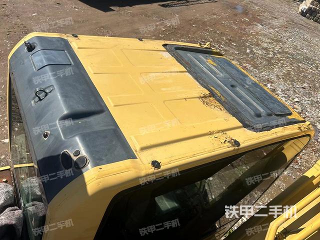 驾驶室顶部（整机外观）