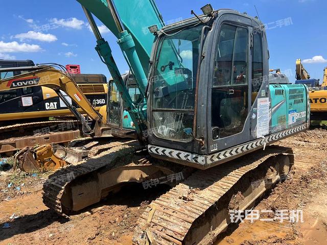 驾驶室整体（整机外观）