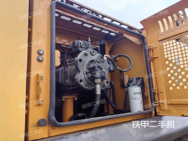 液压泵斜45 左（大件舱室）