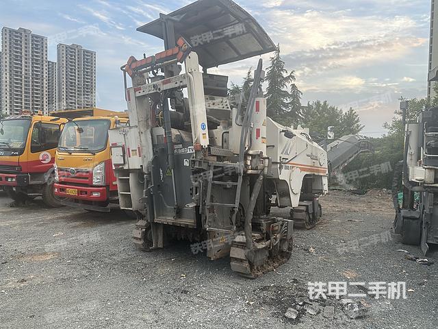 整机右后45°（设备外观及核心部件）