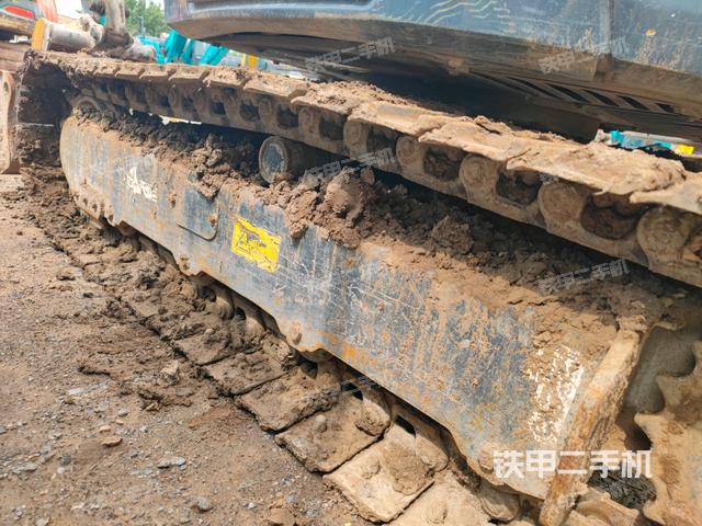 右侧履带整体 (行走机构) 右侧履带整体 (行走机构)