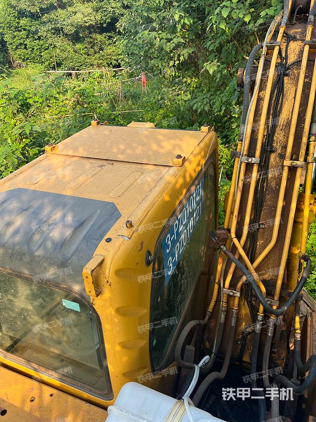 驾驶室顶部（整机外观）