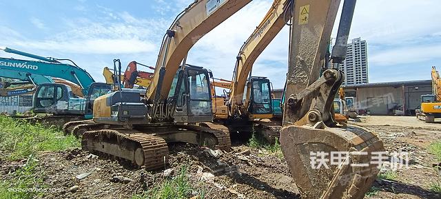 徐工XE215D挖掘机