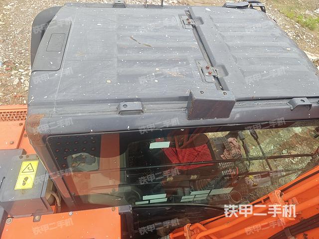 驾驶室顶部（整机外观）