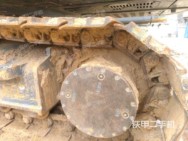 右驱动轮（行走机构）