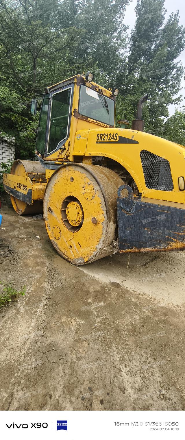 整机左侧（设备外观及核心部件）