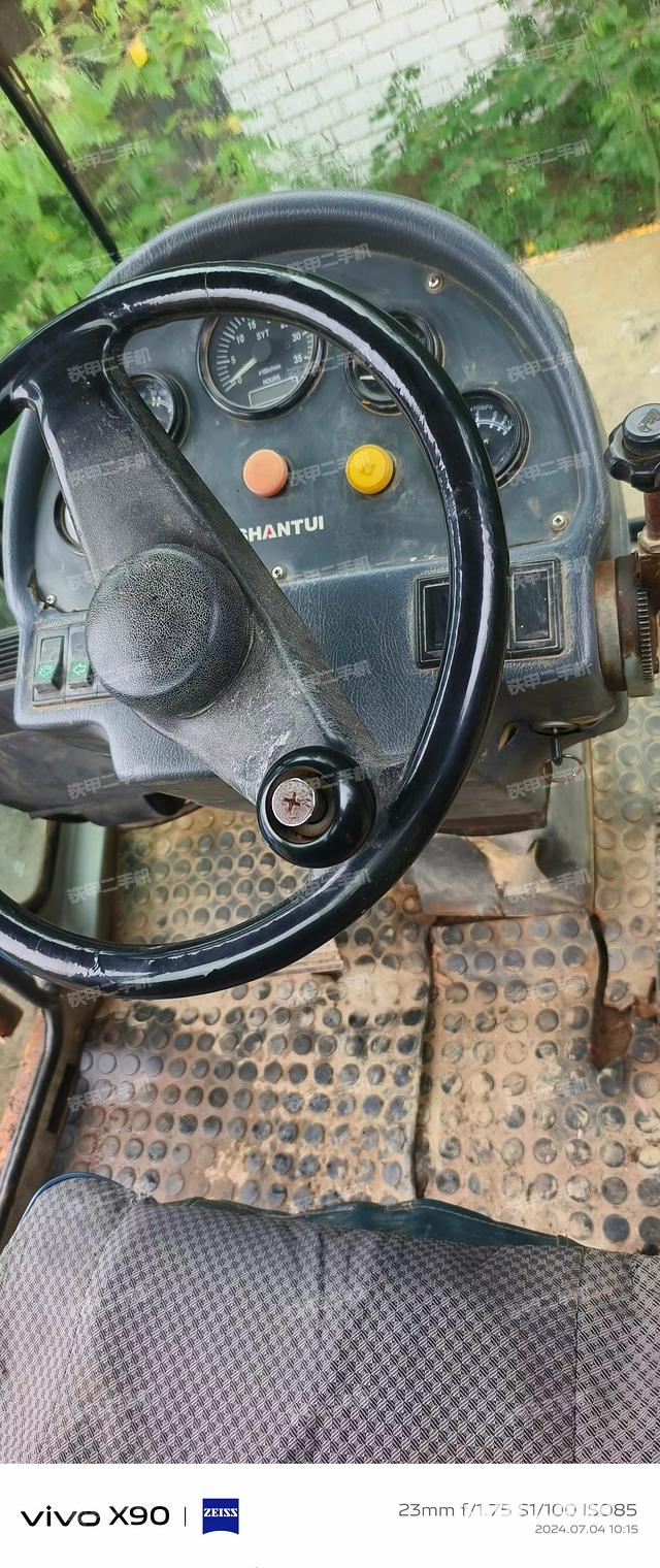 驾驶室操作台（设备外观及核心部件）