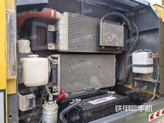 散熱器正面(大件艙室) 散熱器正面(大件艙室)
