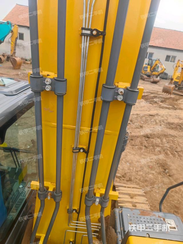 大臂背部俯视（工作和回转装置）