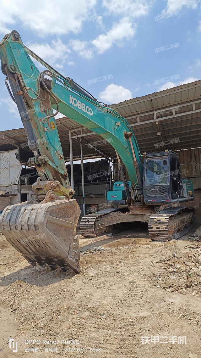 神钢SK270D-8挖掘机